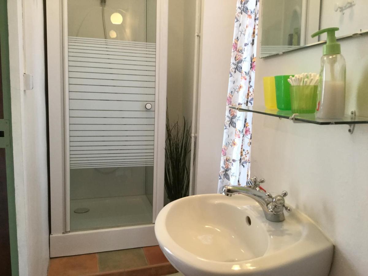 Les Hirondelles Bed & Breakfast Argeliers Dış mekan fotoğraf